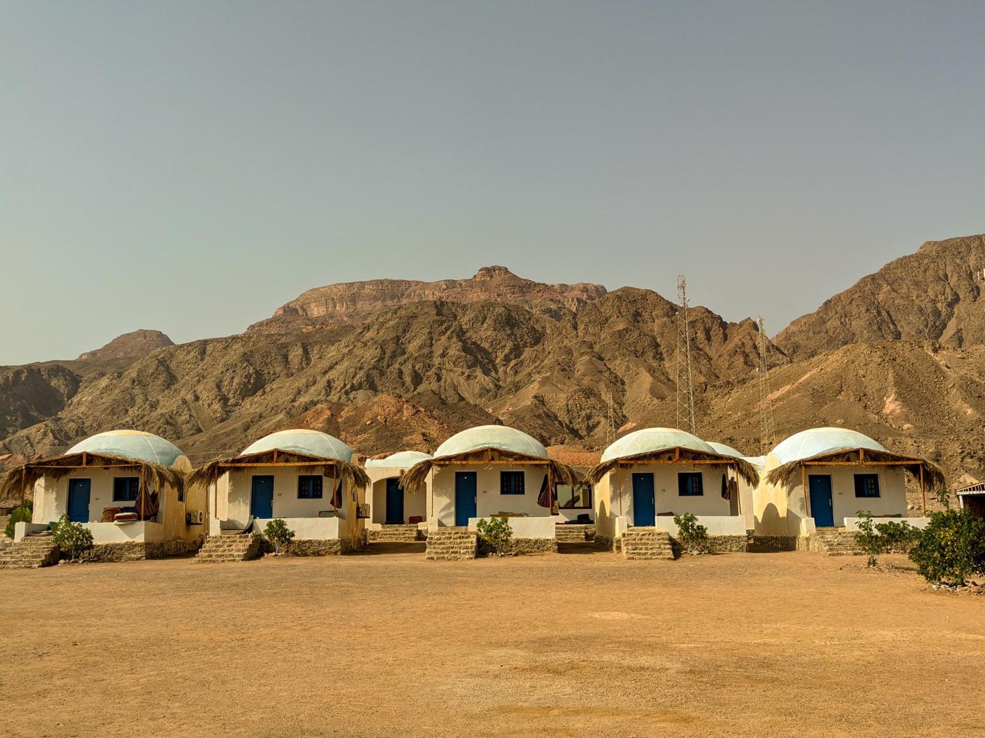 Aladdin Camp Villa Nuweiba` Kültér fotó